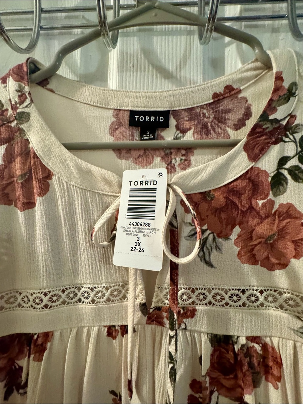 torrid Cream Floral Lace-Trim Peasant Blouse with Rust Blooms - Picture 2 of 4
